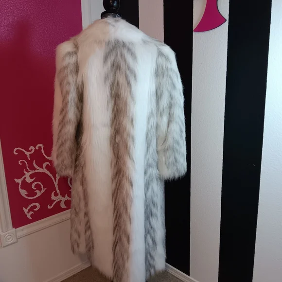 Avec TU Elegant White Faux Fur Coat - Picture 4 of 12